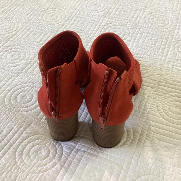 New Aerosoles Perforated Suede Sandals Women’s size 9 Slingback Heeled - Picture 3 of 11